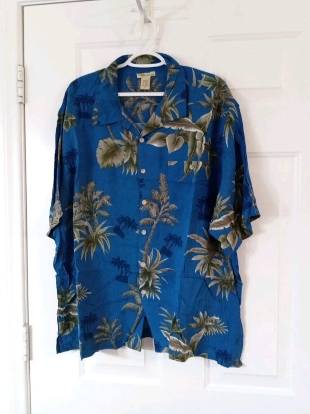Vintage Islander Men's 2X Blue Floral Hawaiian Shirt 100% Rayon Button-Up